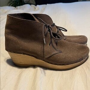 No. 6 Brown Suede Lace-Up Wedges